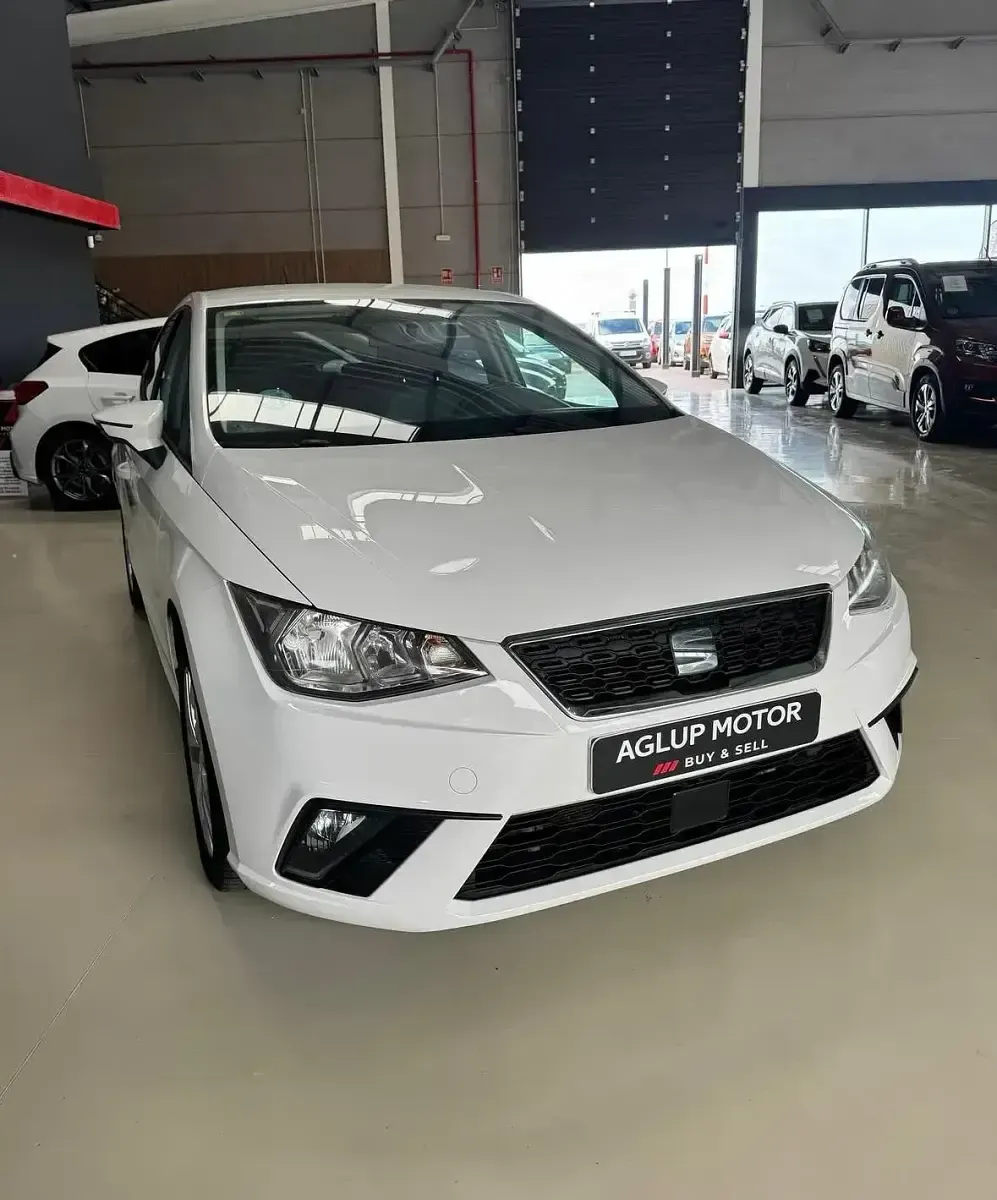 Usado Seat Ibiza Style 115 HP (84 kW) 2018 Branco Citadino