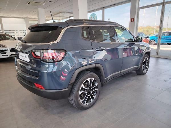 Usado Jeep Compass Limited 130 CV (95 kW) 2022 Gris / plata SUV