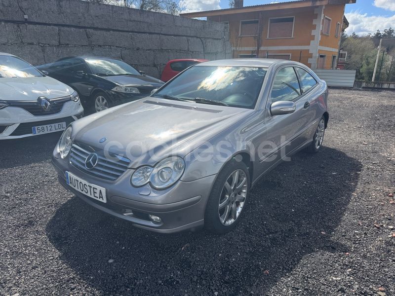 Gris / plata Usado 2007 Mercedes C200 Sport Edition Berlina | 4900 € (Precio justo) - Imagen 1/4