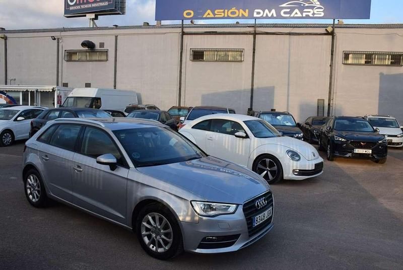 Gris Usado 2015 Audi A3 Sportback Utilitario | 14.800 € (Un poco caro) - Imagen 1/4