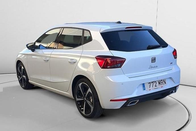 Usado Seat Ibiza FR 150 CV (110 kW) 2024 Gris Utilitario