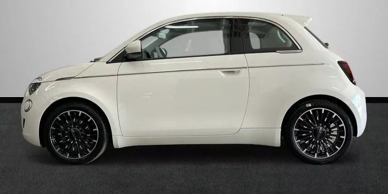 Usado Fiat 500e La Prima 86 kW (118 CV) 2023 Blanco Utilitario