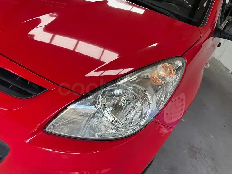 Usado Hyundai i20 Classic 78 CV (57 kW) 2011 Rojo Utilitario