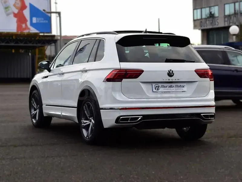 Usado VW Tiguan R-line 150 CV (110 kW) 2023 Blanco SUV