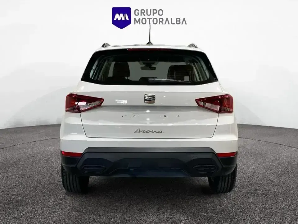 Usado Seat Arona Style 110 CV (80 kW) 2024 Blanco SUV