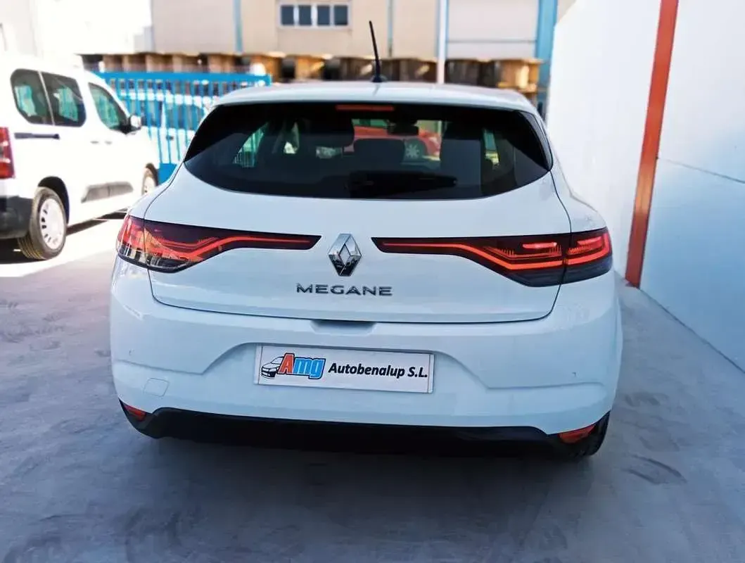 Usado Renault Mégane II Business 116 CV (85 kW) 2021 Blanco Berlina