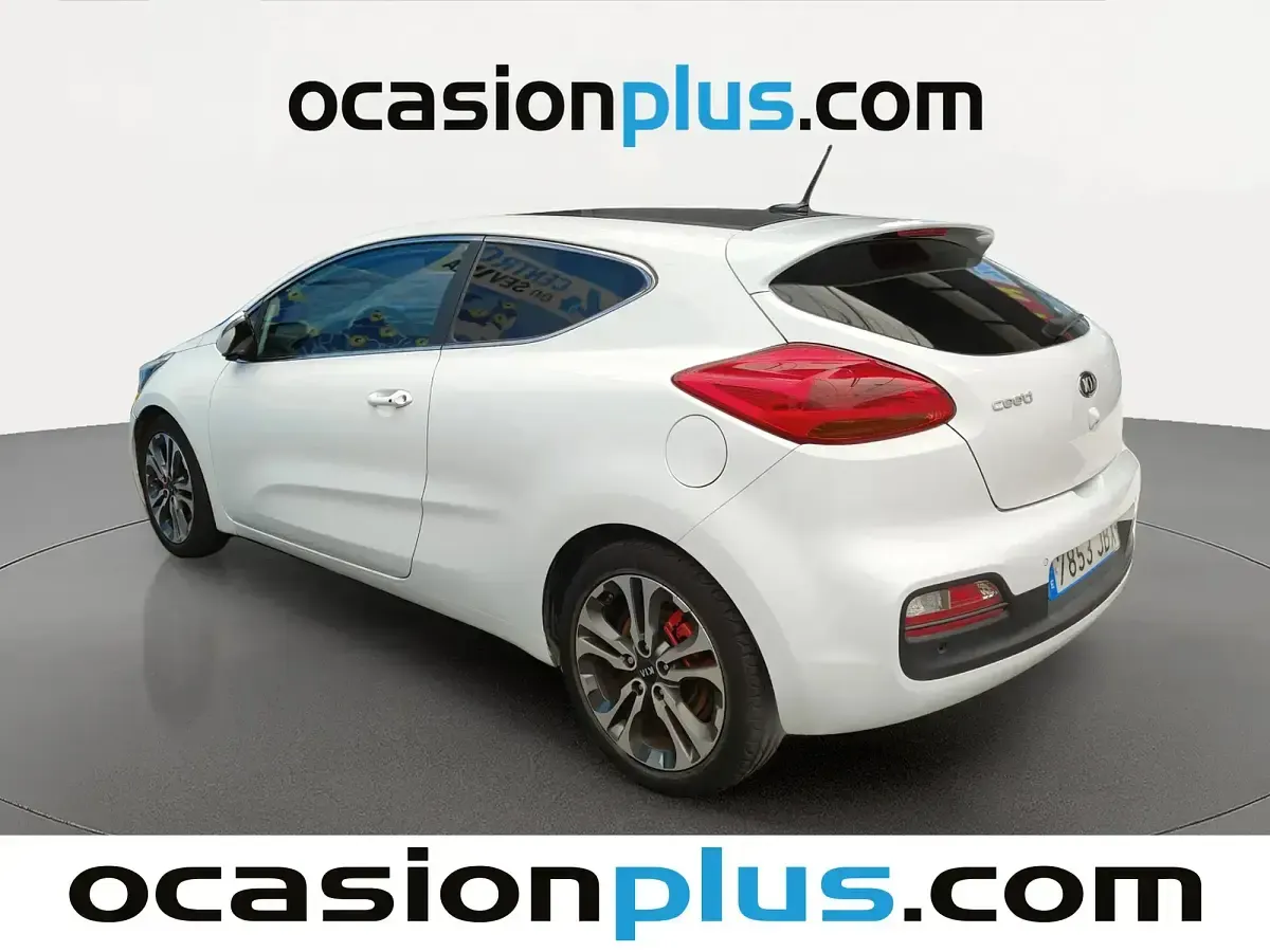 Usado Kia Ceed 128 CV (94 kW) 2014 Blanco Utilitario