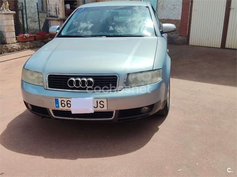Gris / plata Usado 2001 Audi A4 Berlina | 1980 € (Precio justo) - Imagen 1/3