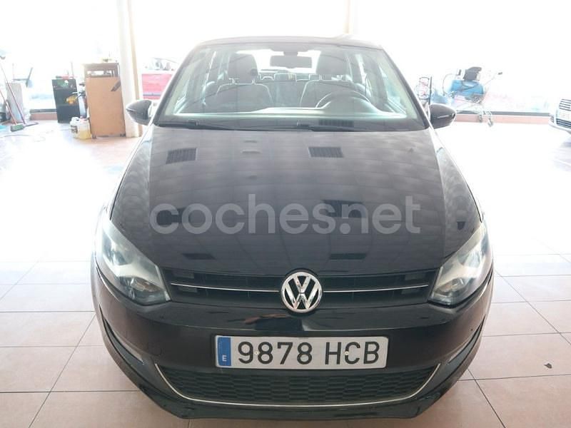 Usado VW Polo Advance 90 CV (66 kW) 2012 Negro Berlina