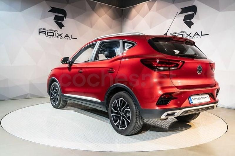 Usado MG ZS Luxury 111 CV (81 kW) 2024 Granate SUV