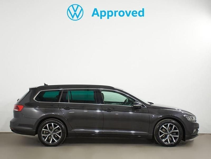 Usado VW Passat Executive 150 CV (110 kW) 2024 Gris manganeso (metalizado) Familiar