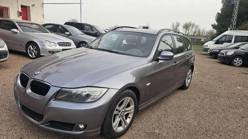 Usado BMW 318 143 CV (105 kW) 2009 Gris Familiar