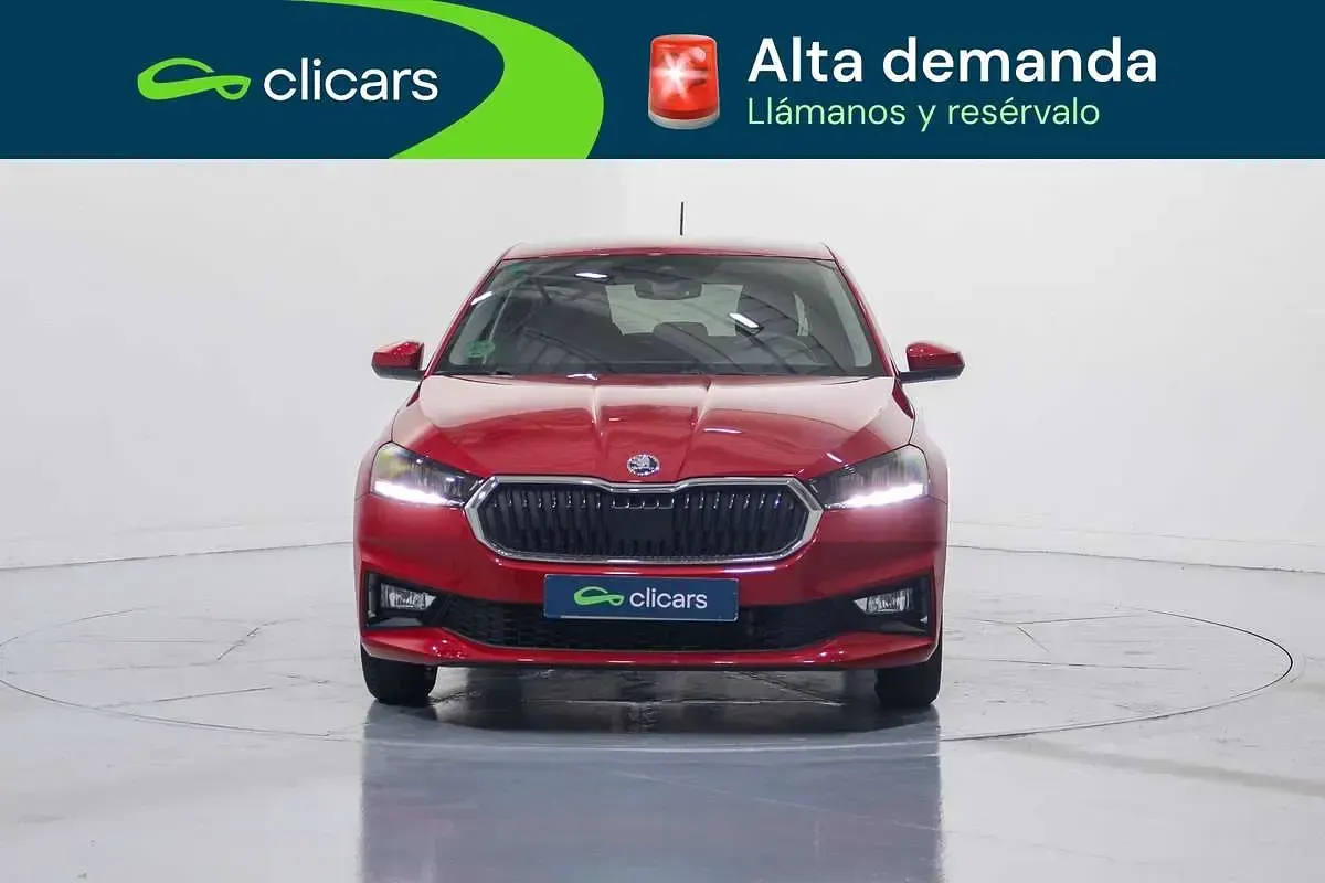 Usado Skoda Fabia 95 CV (69 kW) 2022 Rojo Utilitario