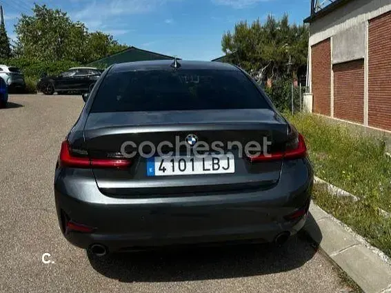 Usado BMW 320 Comfort Edition 190 CV (139 kW) 2019 Gris / plata Berlina