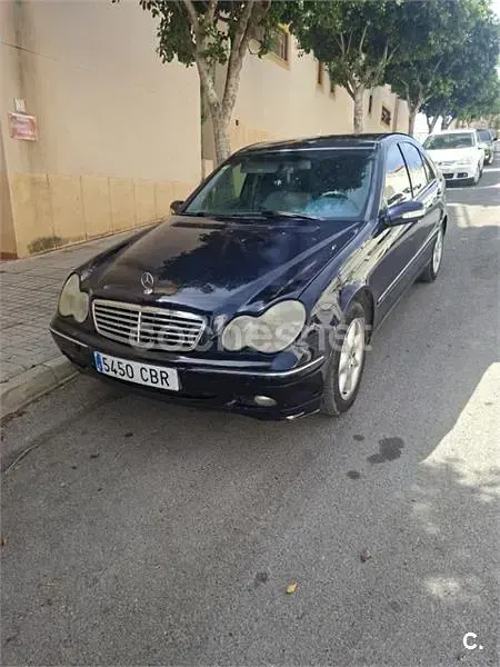 Usado Mercedes C270 Elegance 170 CV (125 kW) 2002 Azul Berlina