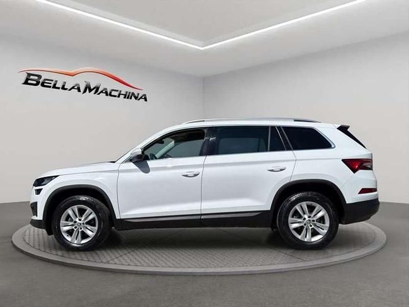 Usado Skoda Kodiaq Ambition 150 CV (110 kW) 2022 Blanco SUV