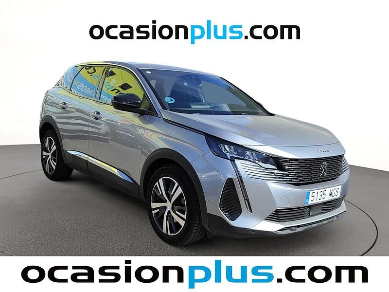 Usado Peugeot 3008 Allure 131 CV (96 kW) 2023 Gris SUV