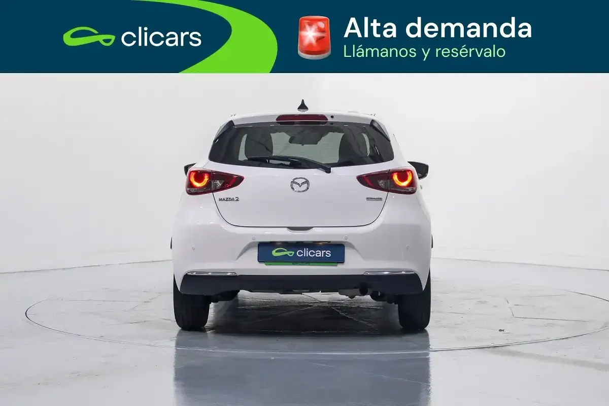 Usado Mazda 2 Homura-Line 90 HP (66 kW) 2022 Branco Sedan