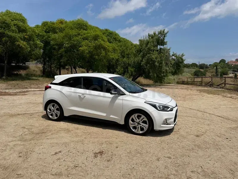 Usado Hyundai i20 Sport 120 CV (88 kW) 2019 Blanco Utilitario