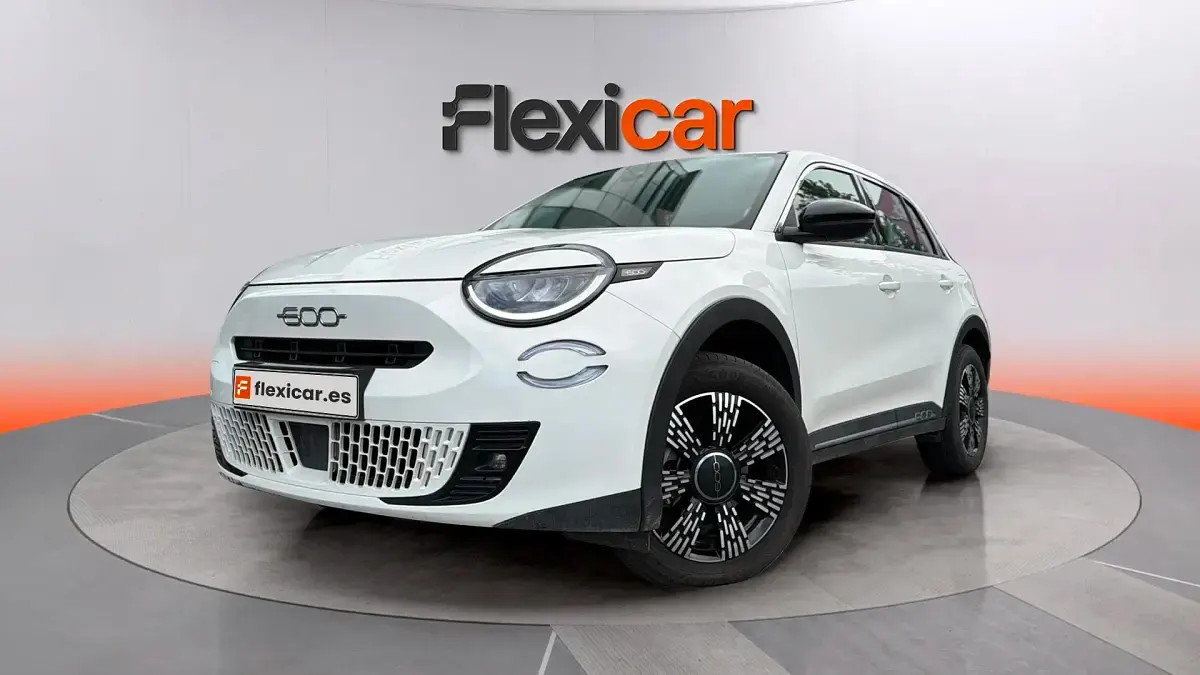 Usado Fiat 600 101 CV (74 kW) 2025 Blanco SUV