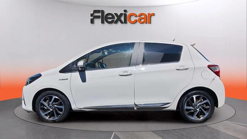 Usado Toyota Yaris Hybrid Active 100 CV (73 kW) 2018 Blanco Berlina