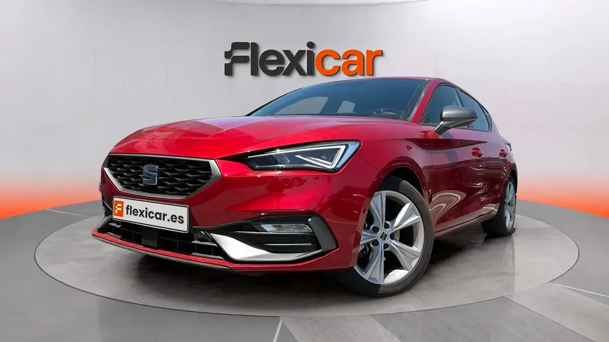 Usado Seat Leon FR 150 CV (110 kW) 2024 Rojo Berlina