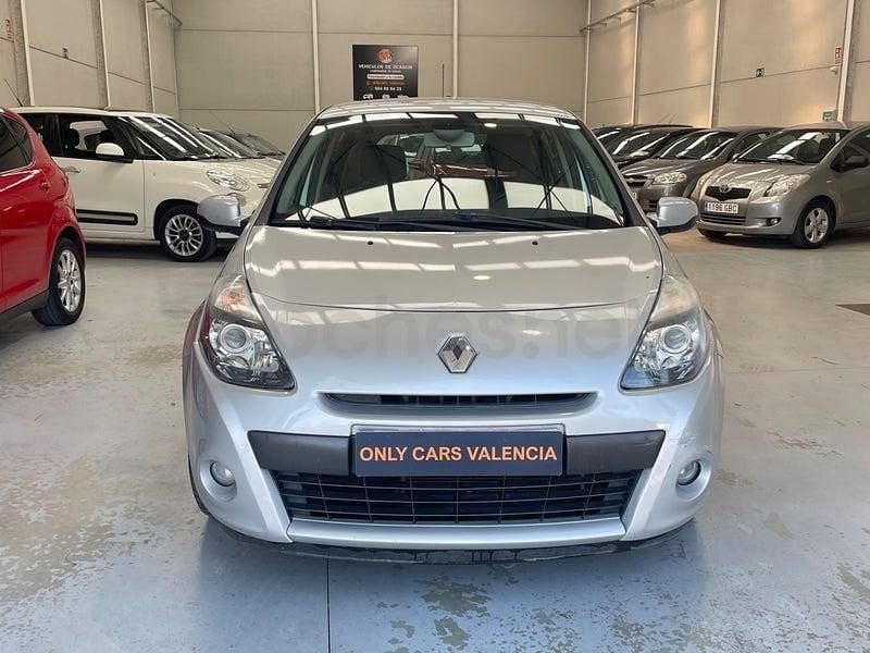 Usado Renault Clio II Exception 110 CV (80 kW) 2009 Gris / plata Berlina