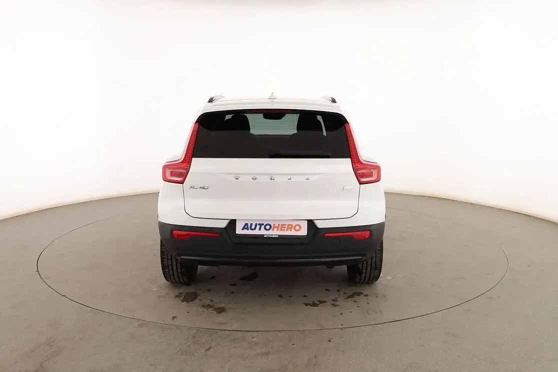 Usado Volvo XC40 Plus 262 CV (192 kW) 2023 Blanco SUV