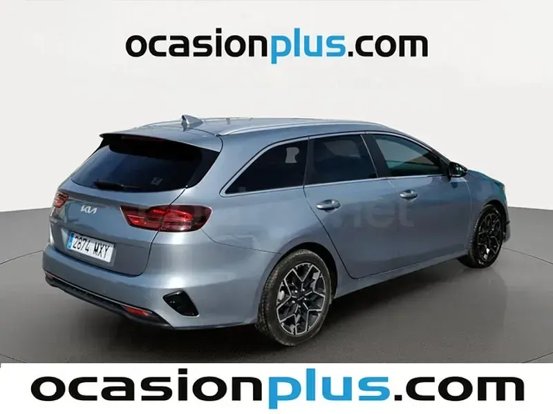 Usado Kia Ceed Style 100 CV (73 kW) 2025 Gris / plata Utilitario