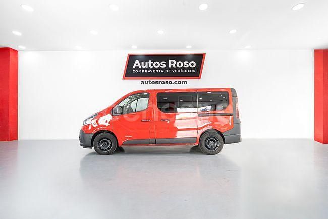 Usado Renault Trafic LIMITED 125 CV (91 kW) 2017 Rojo Monovolumen