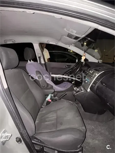 Usado Toyota Corolla Verso Luna 116 CV (85 kW) 2004 Gris / plata Monovolumen
