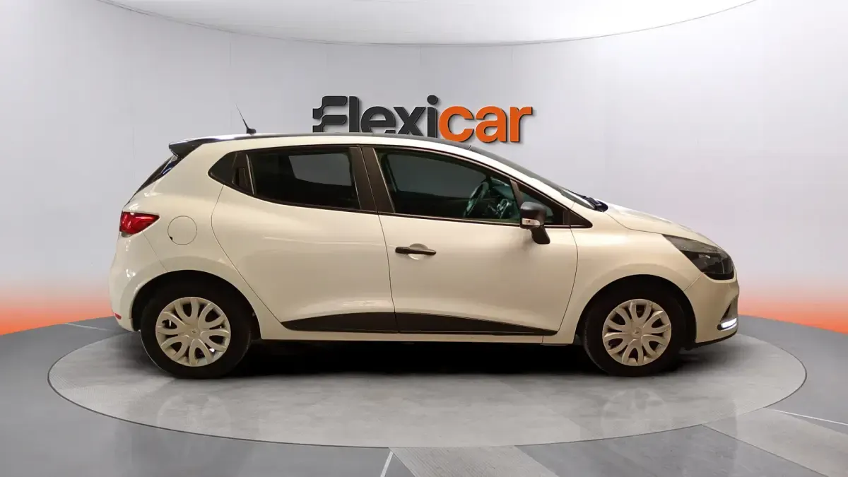 Usado Renault Clio IV Business 75 CV (55 kW) 2017 Blanco Berlina