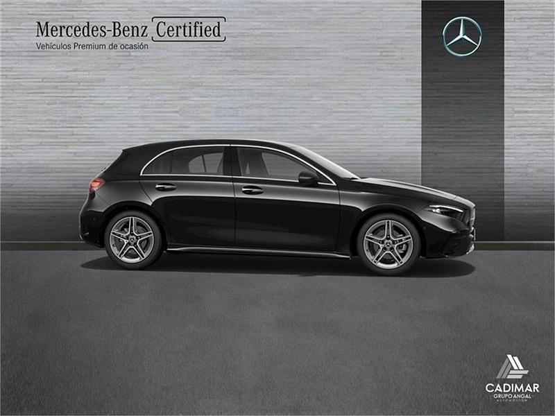 Usado Mercedes A180 AMG line 136 CV (100 kW) 2025 Negro Berlina