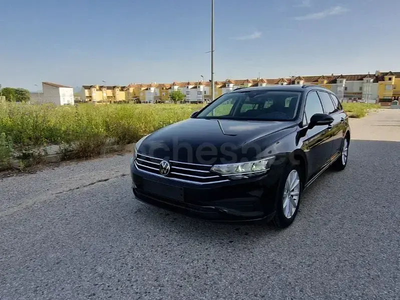Usado VW Passat 122 CV (89 kW) 2022 Negro Familiar