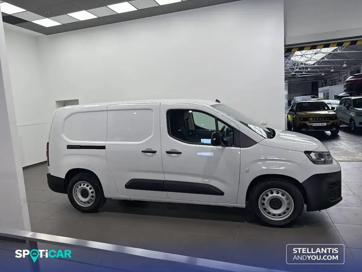Usado Citroën e-Berlingo 100 kW (136 CV) 2023 Blanco Monovolumen
