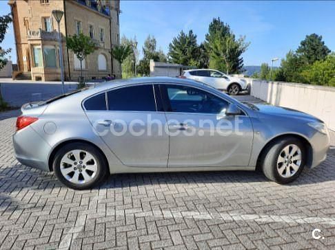 Gris / plata Usado 2010 Opel Insignia Edition Berlina | 6500 € (Precio justo) - Imagen 1/4