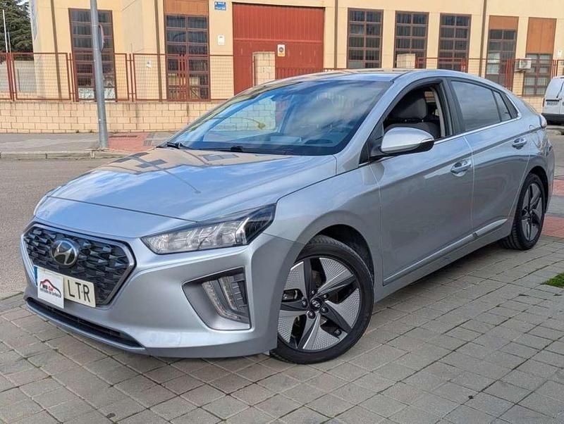 Usado Hyundai Ioniq 141 CV (103 kW) 2021 Gris Utilitario