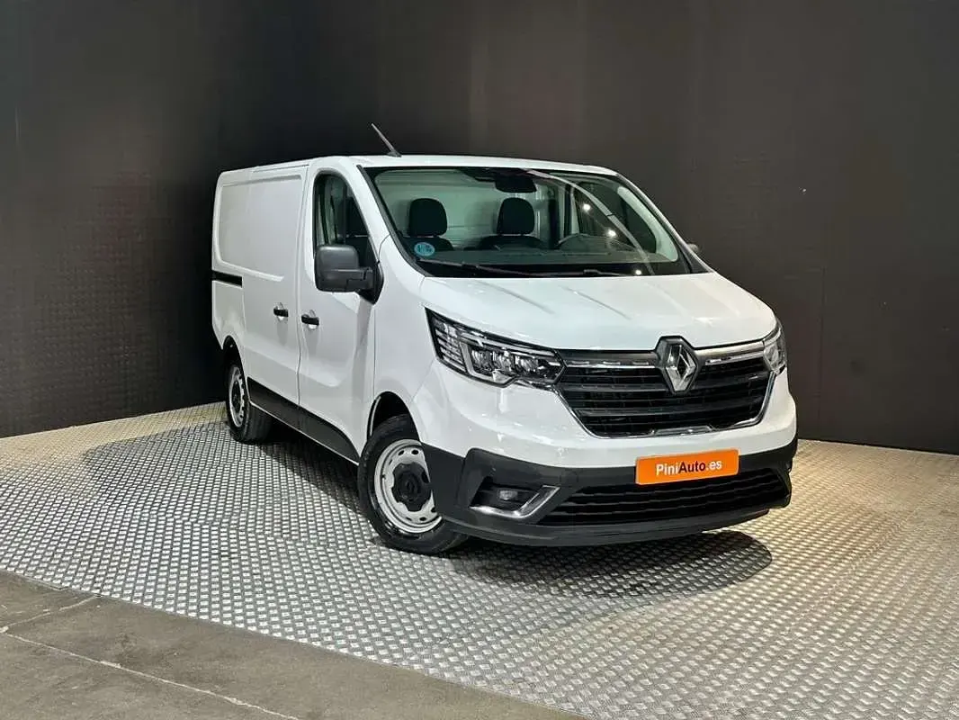 Usado Renault Trafic 131 CV (96 kW) 2023 Blanco Monovolumen