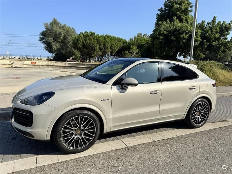 Gris / plata Usado 2022 Porsche Cayenne SUV | 82.000 € (Super precio) - Imagen 1/4