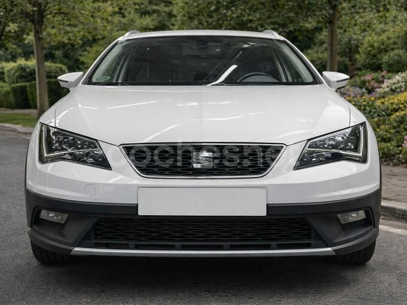 Usado Seat Leon 4Drive 184 CV (135 kW) 2015 Blanco Familiar