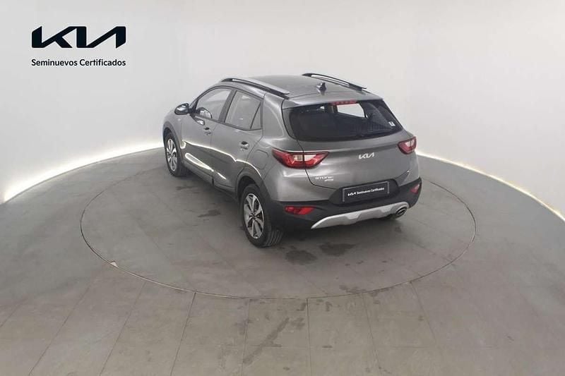 Usado Kia Stonic 101 CV (74 kW) 2025 Gris SUV