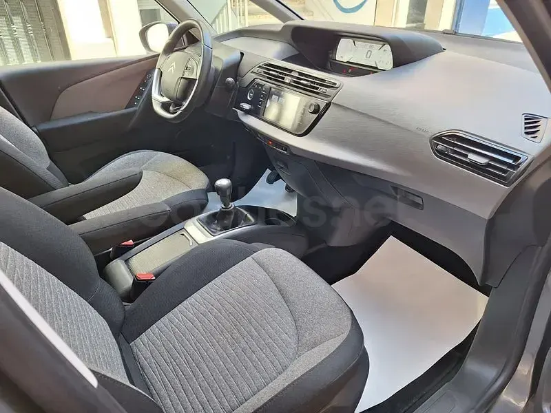 Usado Citroën Grand C4 Picasso PureTech 130 CV (95 kW) 2015 Gris / plata Monovolumen