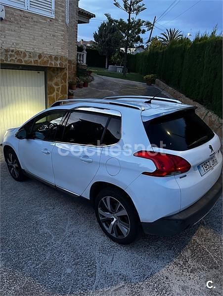 Usado Peugeot 2008 Allure 100 CV (73 kW) 2016 Blanco SUV