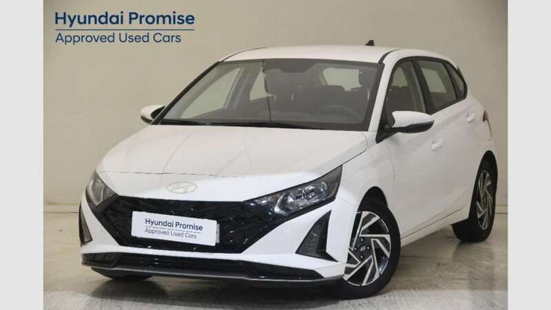Blanco Usado 2024 Hyundai i20 Utilitario | 16.900 € (Precio justo) - Imagen 1/4
