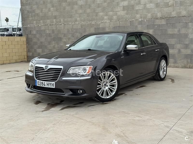 Gris / plata Usado 2010 Chrysler 300C Executive Berlina | 11.500 € (Caro) - Imagen 1/4