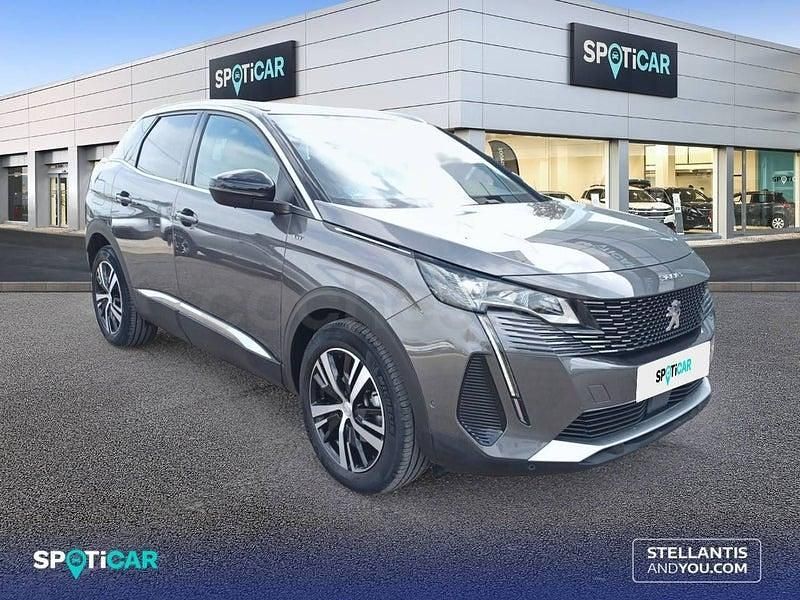 Usado Peugeot 3008 GT 130 CV (95 kW) 2023 Gris / plata SUV