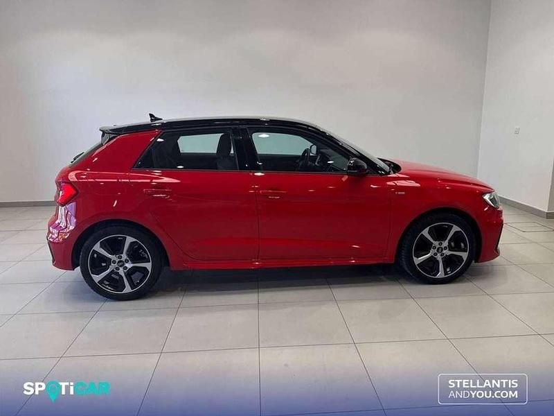 Usado Audi A1 Sportback Black Edition 95 CV (69 kW) 2022 Rojo Utilitario