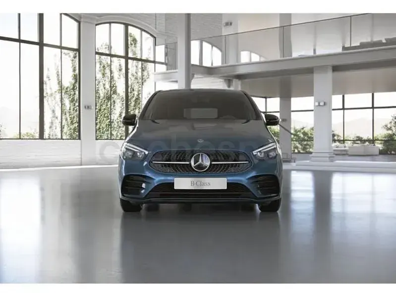 Occasion Mercedes B200 AMG line 150 PK (110 kW) 2021 Blauw MPV