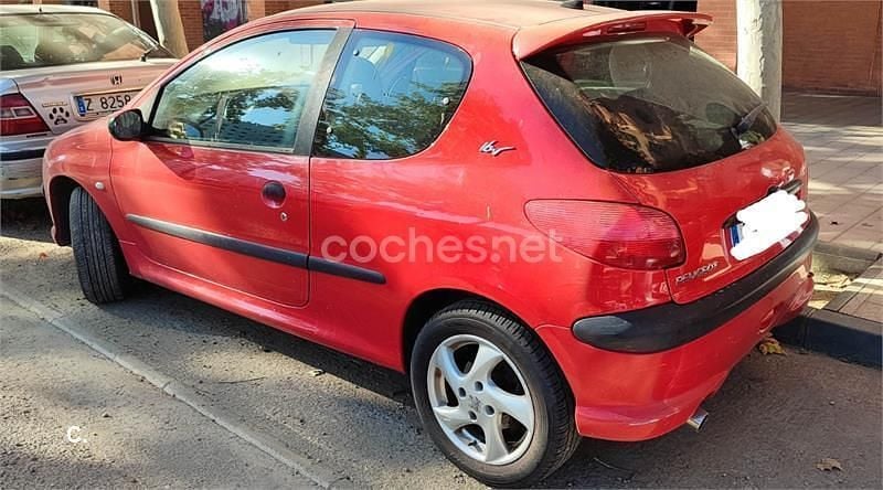 Rojo Usado 2002 Peugeot 206 Berlina | 850 € (Super precio) - Imagen 1/4
