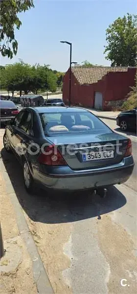 Usado Ford Mondeo Ghia 130 CV (95 kW) 2003 Verde Berlina
